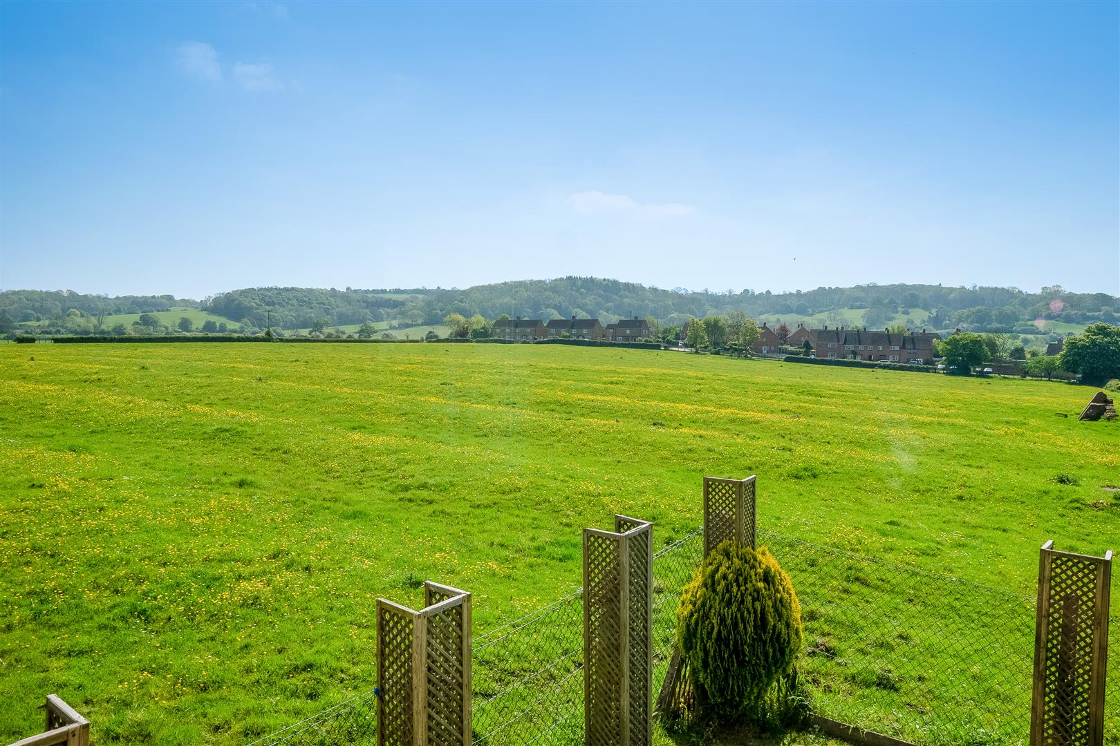 3 Bed, 3 Bath Property For Sale in WestonSubedge, GL55 6QQ